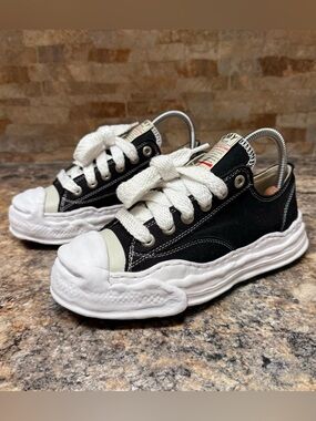 MAISON MIHARA YASUHIRO "HANK" OG SOLE LOW TOP SNEAKER A08FW728 SIZE 37 5M 7W